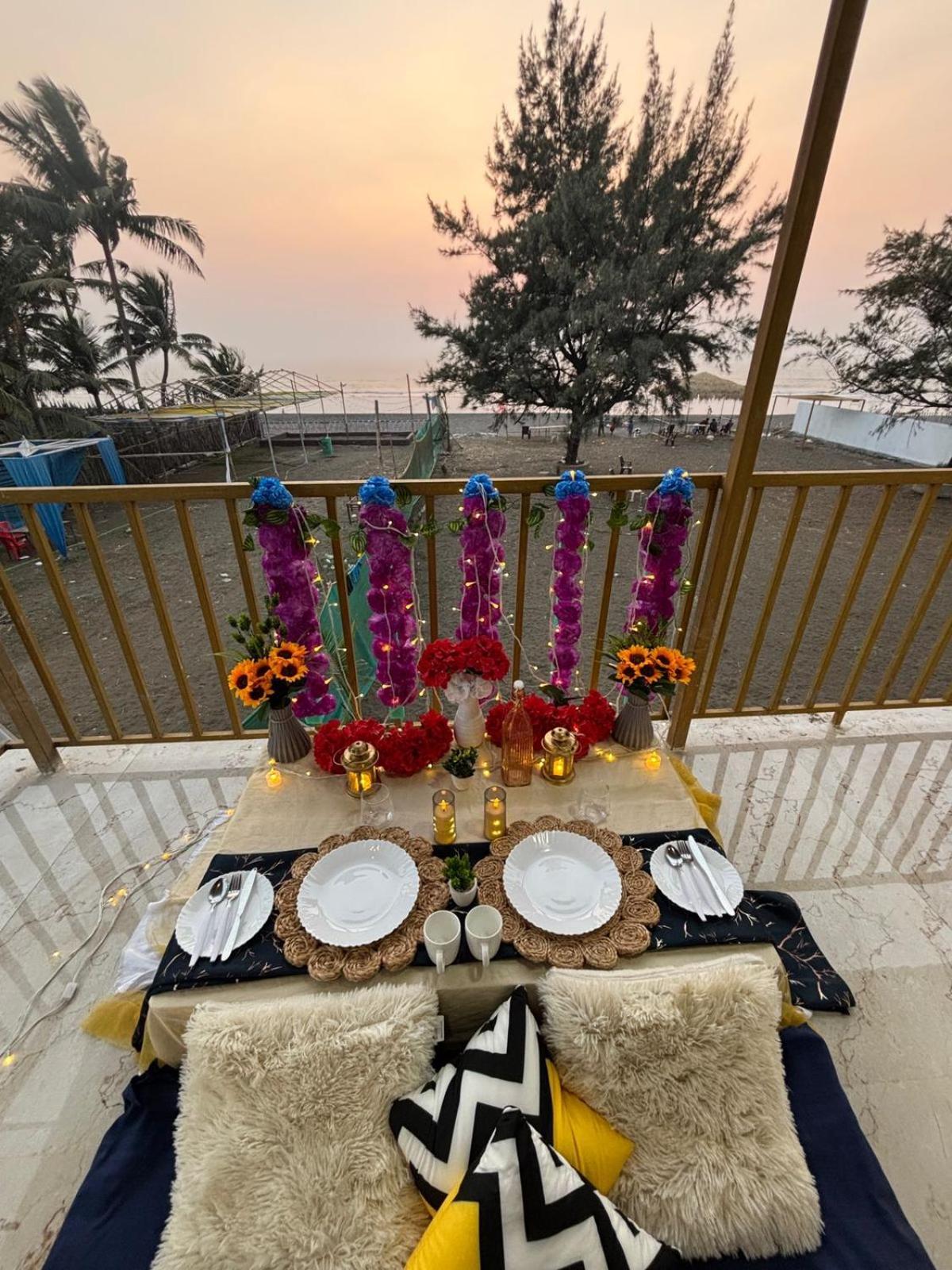 Sea Royal Rooms And Cafe Virār Exterior foto