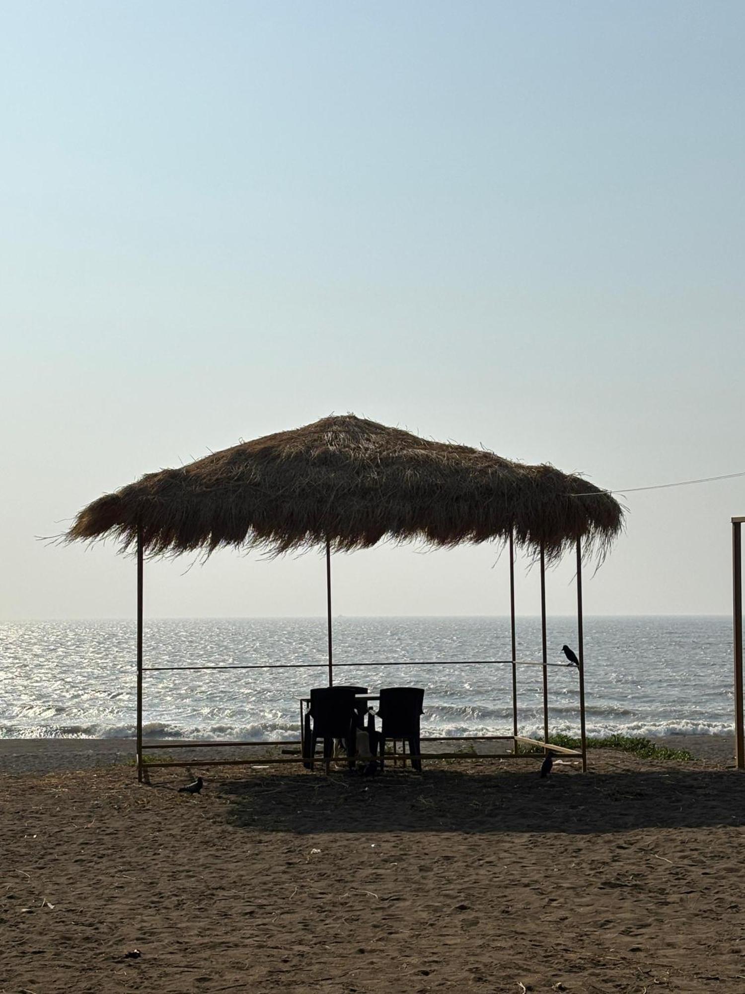 Sea Royal Rooms And Cafe Virār Exterior foto